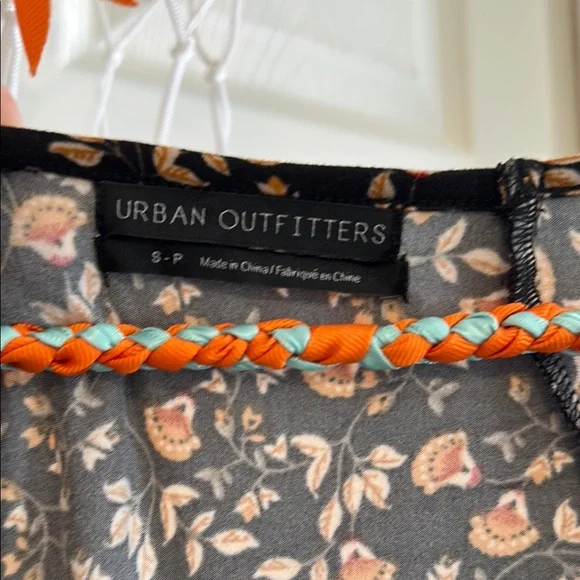 Urban Outfitters Black Floral Dress - Picture 3 of 4